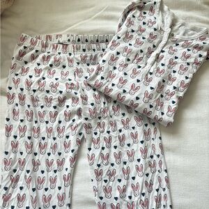 Roller Rabbit Easter Bunny Print Pajamas - White and Pink!!So cute ! Size Small